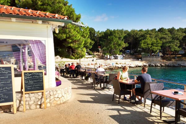 Restaurant & Bar Kredo Camping Cikat: Restaurant & Bar Kredo