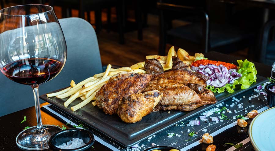 Chicken and fries in the restaurant Mezzanave in Dubrovnik