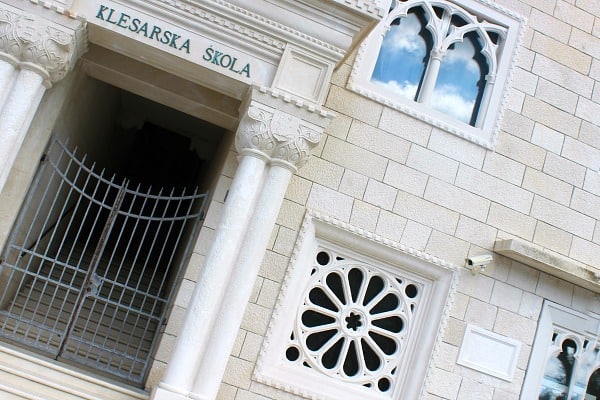 Things to do on Brac Island | Stonemasonry School in Pucisca