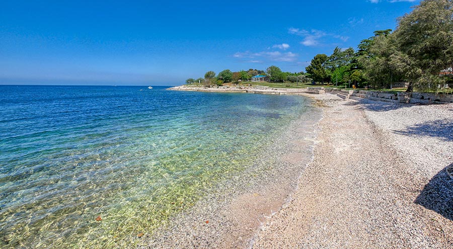 Lotosi Strand in Zelena Laguna in Porec