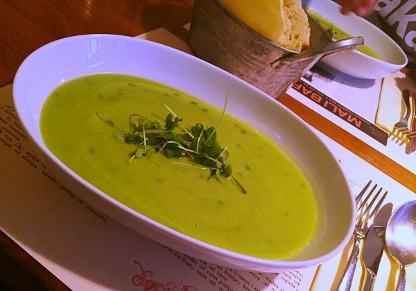 A yummy pea soup at the Mali Bar 