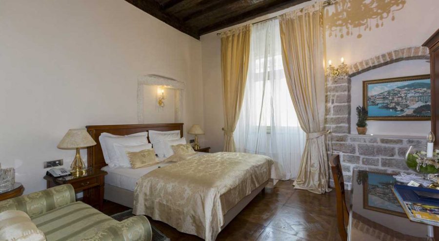 Double room in the heritage hotel Judita Palace in Split