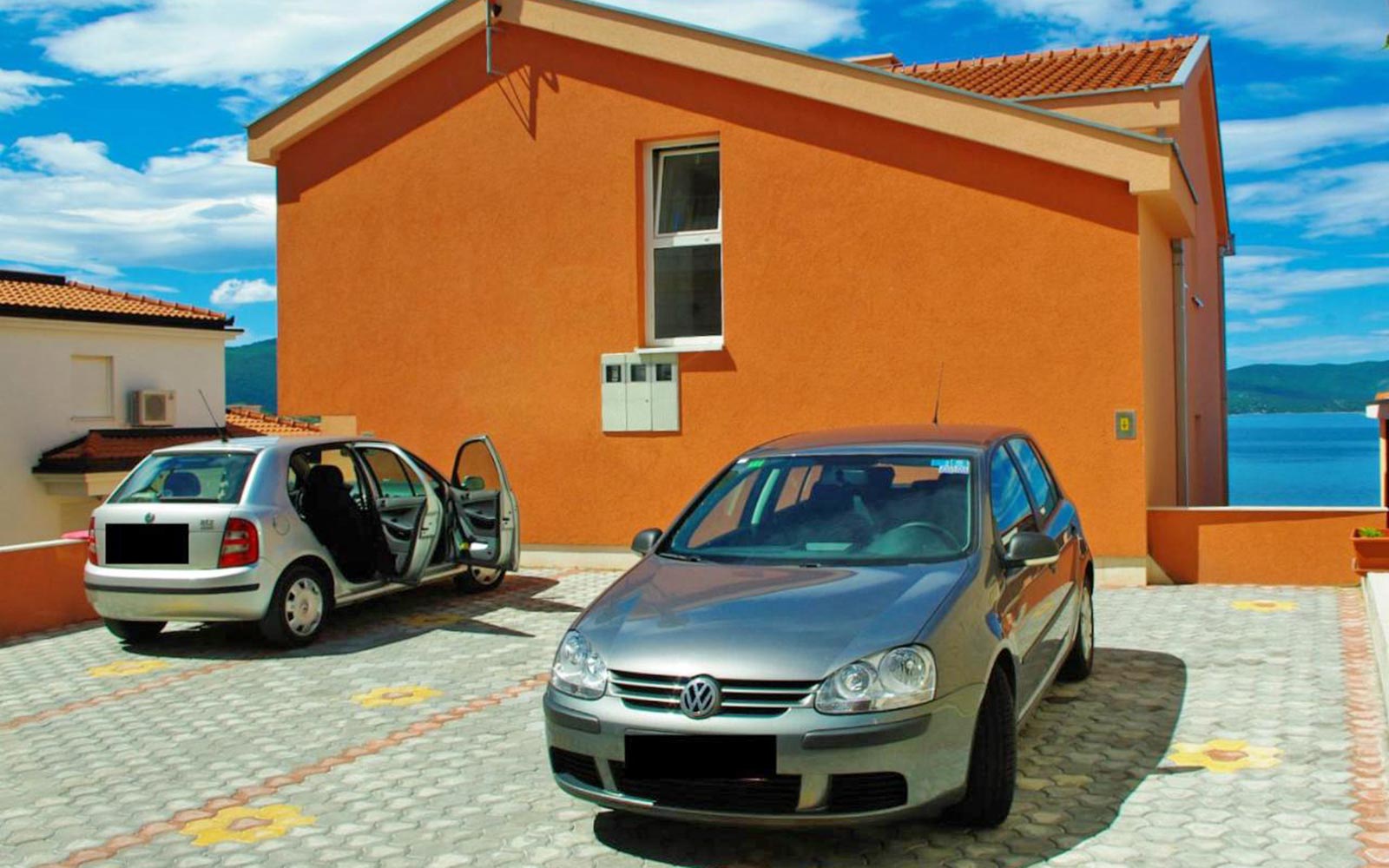 Villa Dorida, Komarna, Parking